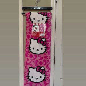 Hello Kitty Plush Blanket in Pink